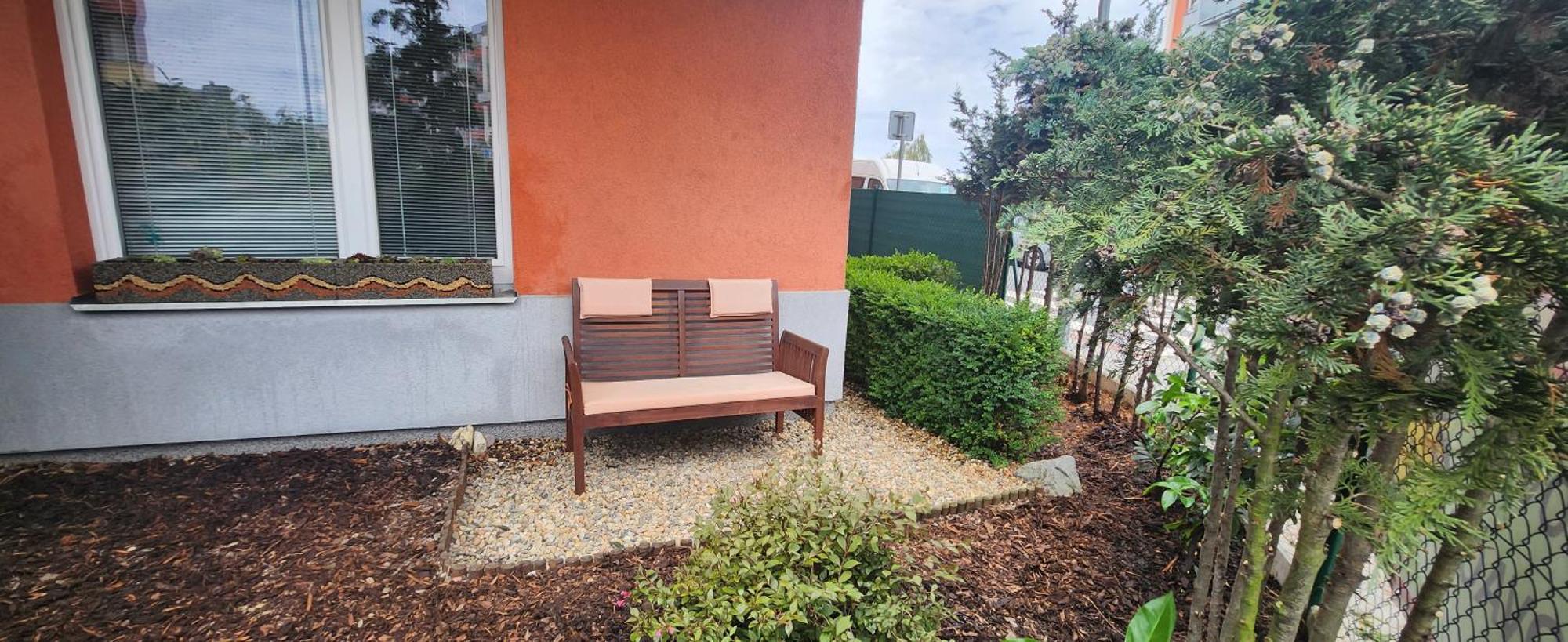 Bastien Studio Near Airport Prag Exteriör bild