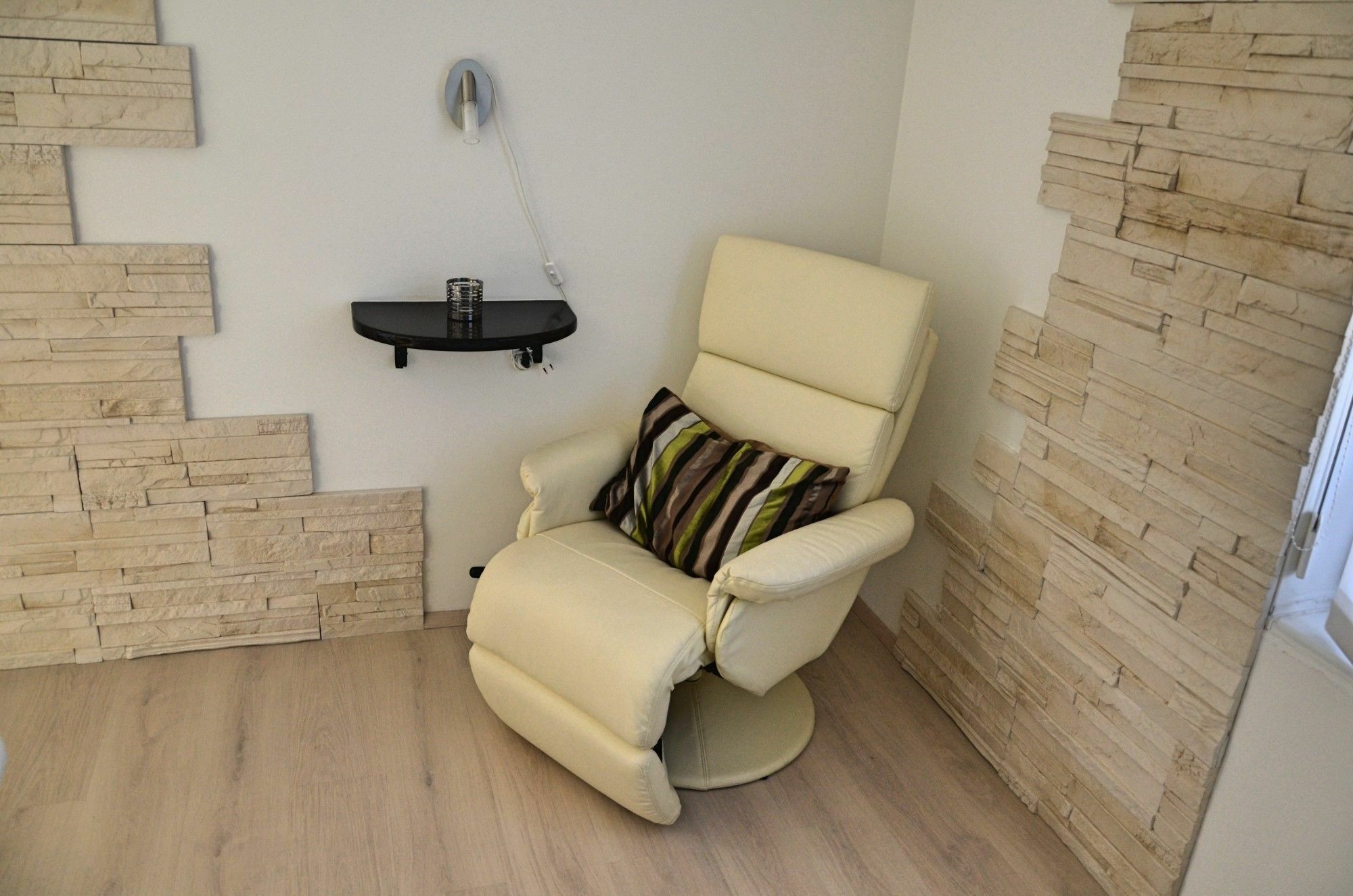 Bastien Studio Near Airport Prag Exteriör bild