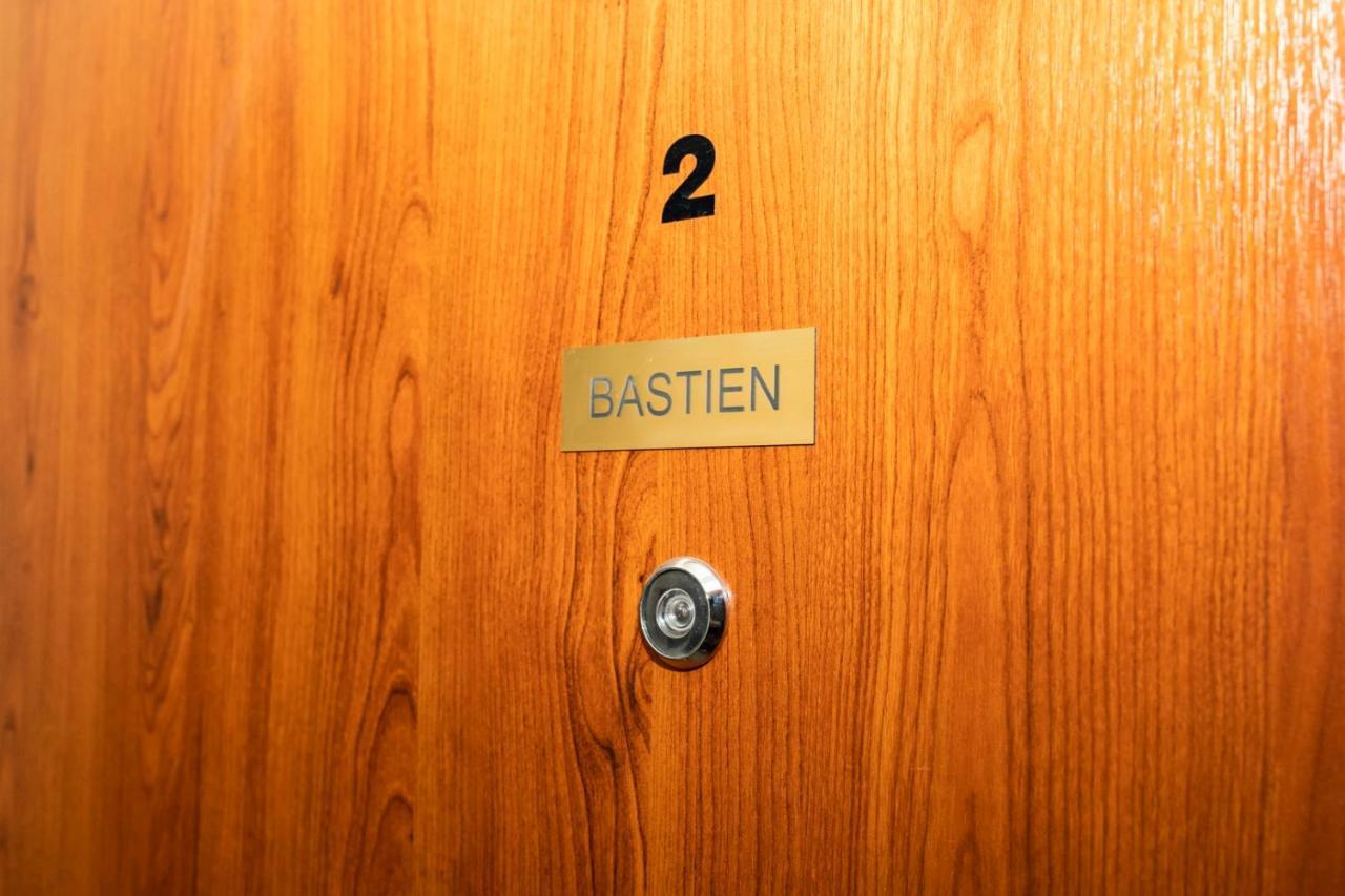 Bastien Studio Near Airport Prag Exteriör bild